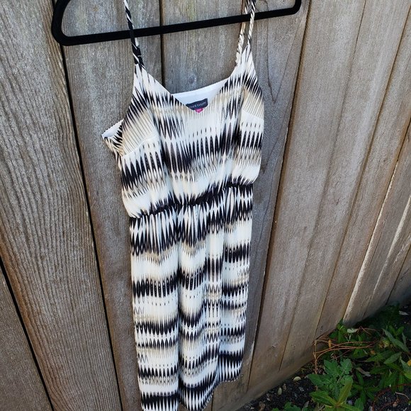 Vince Camuto Linear Echoes Print Dress - Size PXS - Picture 3 of 12